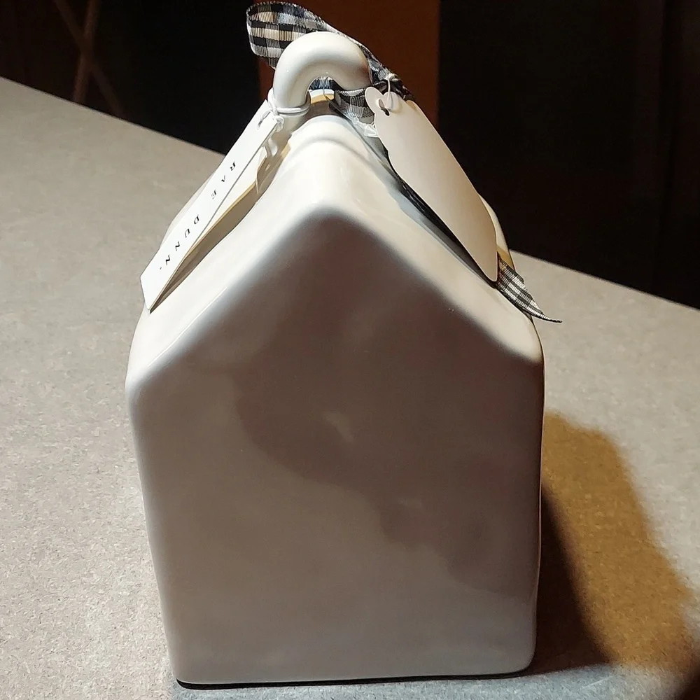 Rae Dunn Baby Bird feeder/house